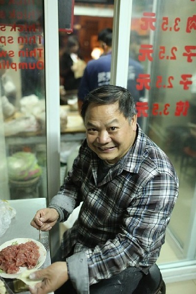 杭州胖子烧饼哥靠卖饼买220万房子和2辆奥迪