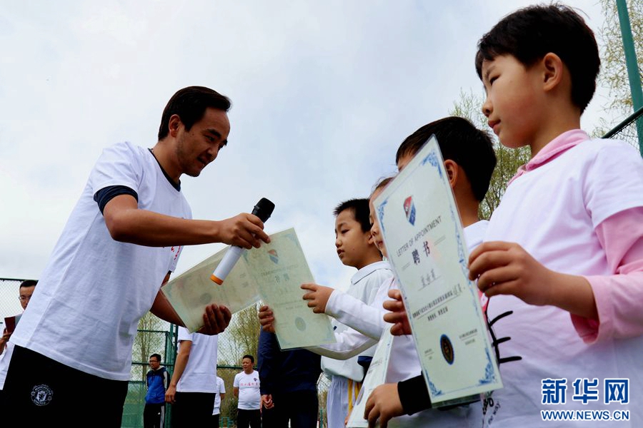 少年心·足球梦:西宁市北大街小学蒲公英足球