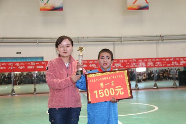 同德县开展中小学新编藏族广播体操比赛