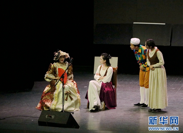 青海师大附中演出英文舞台剧《司卡班的诡计》