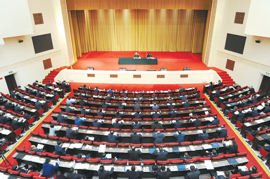 学习贯彻党的十九届六中全会精神中央宣讲团在青宣讲报告会举行陈理作