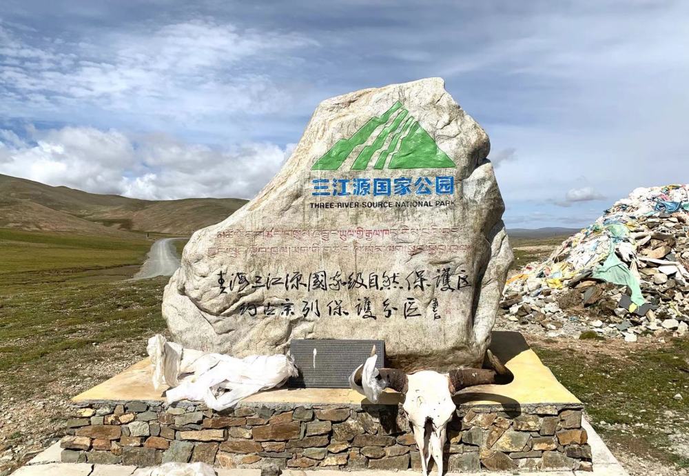 中国以法治力量守护青藏高原绿水青山