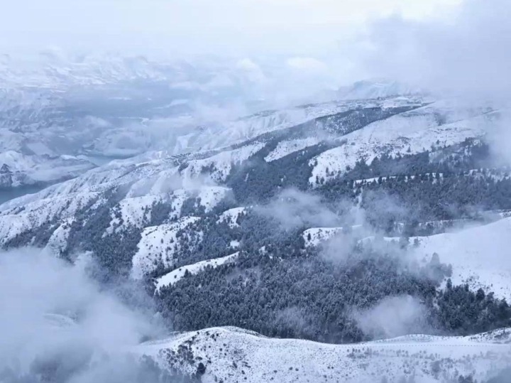 青海尖扎：春雪邂逅坎布拉