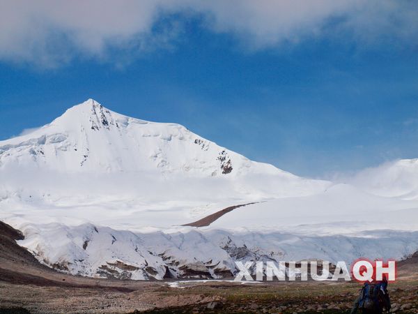 壮丽的各拉丹冬雪山